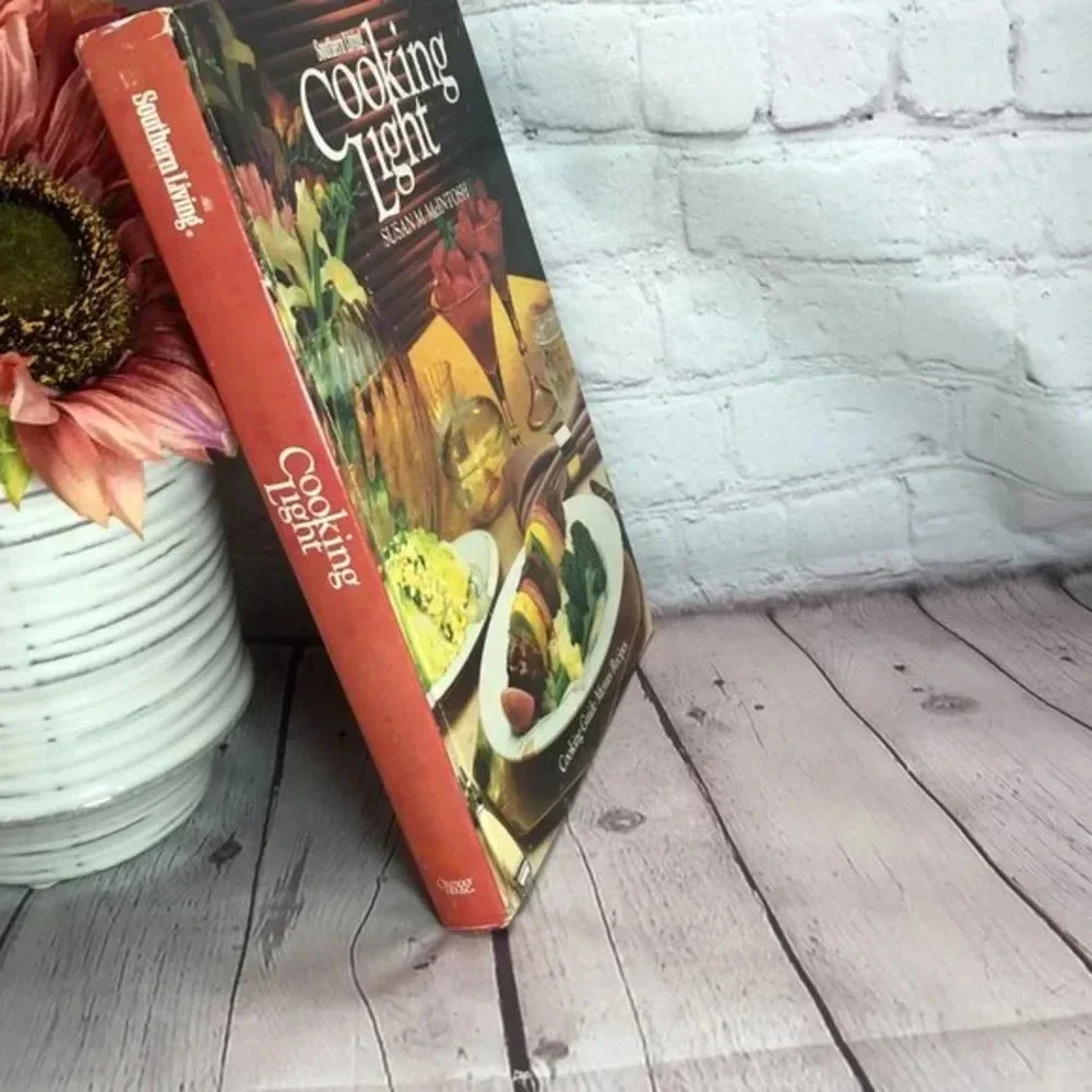 Vintage 1983 Southern Living COOKING LIGHT cookbook